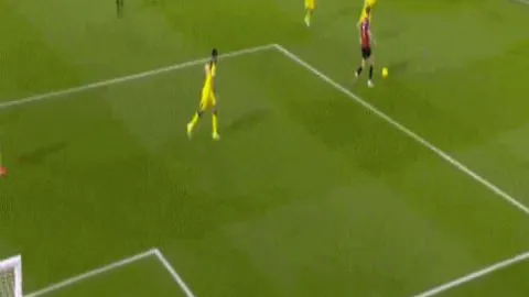 莱斯特城2-1逆转曼联，格林伍德进球改写比分格局